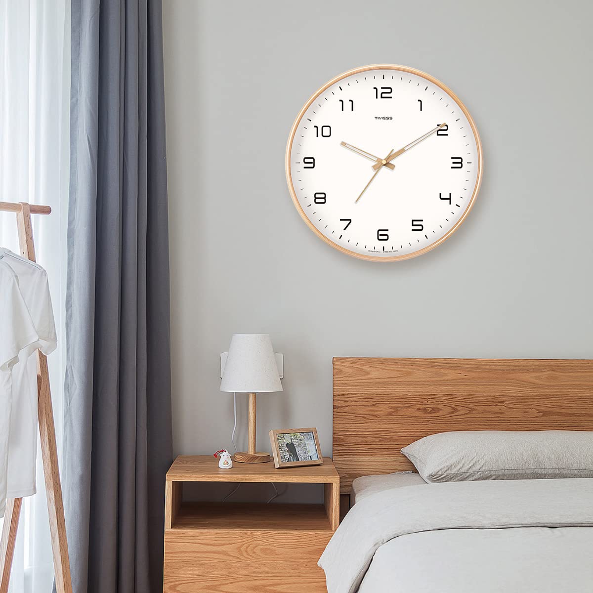 Horloge Murale en Bois Élégante
