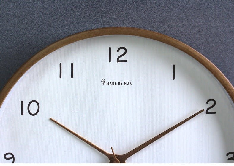 Horloge Murale en Bois Élégante