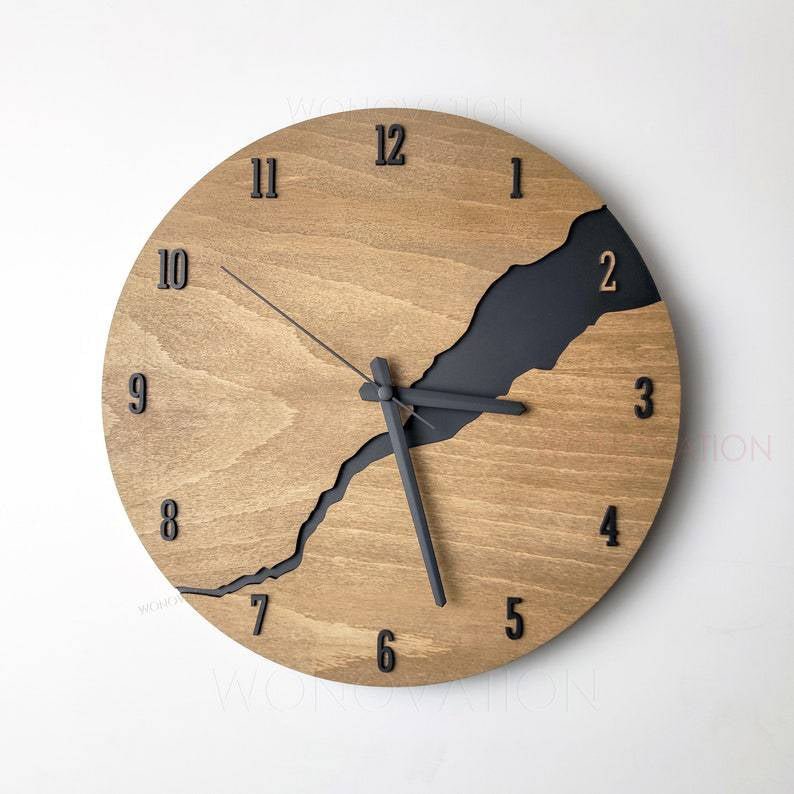 Horloge Murale Rustique en Bois Massif Finition Craquelée