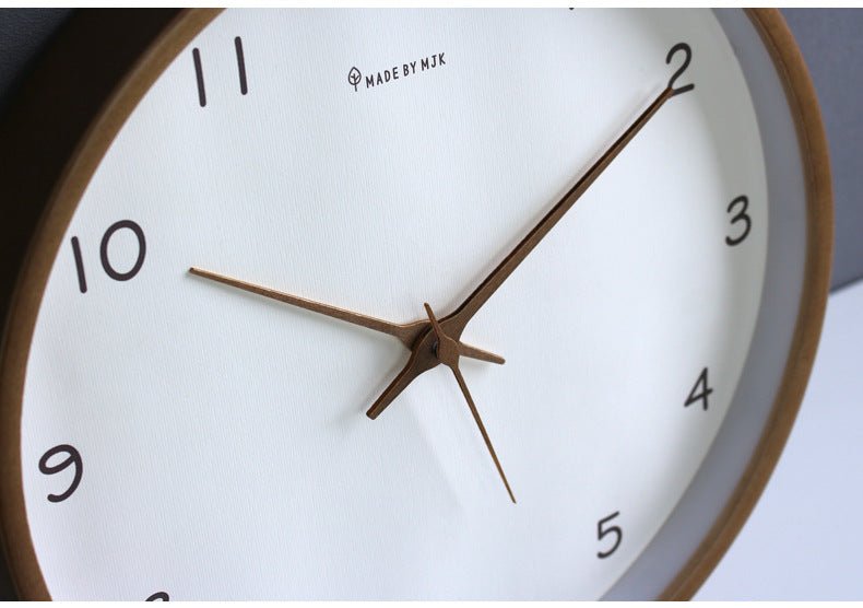 Horloge Murale en Bois Élégante
