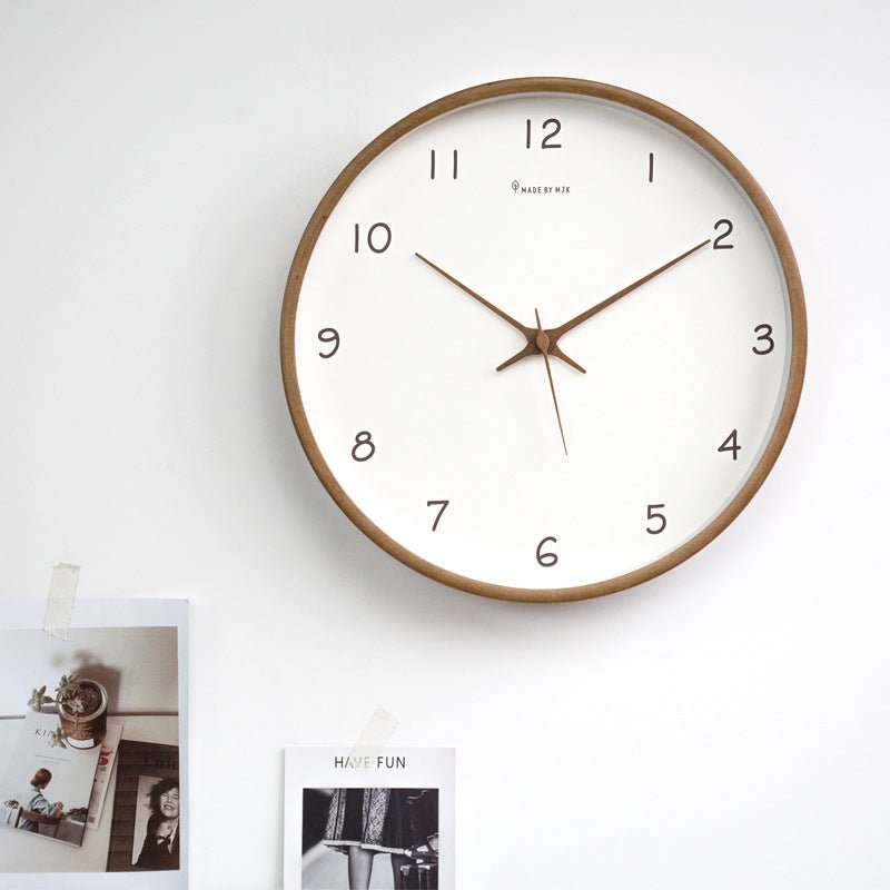 Horloge Murale en Bois Élégante